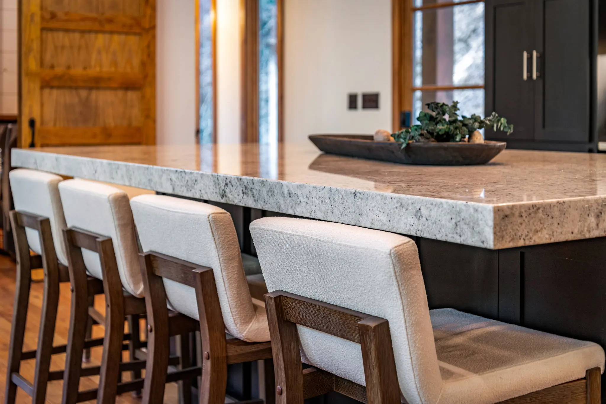 Extra comfort grabbing a quick lunch on the kitchen island.