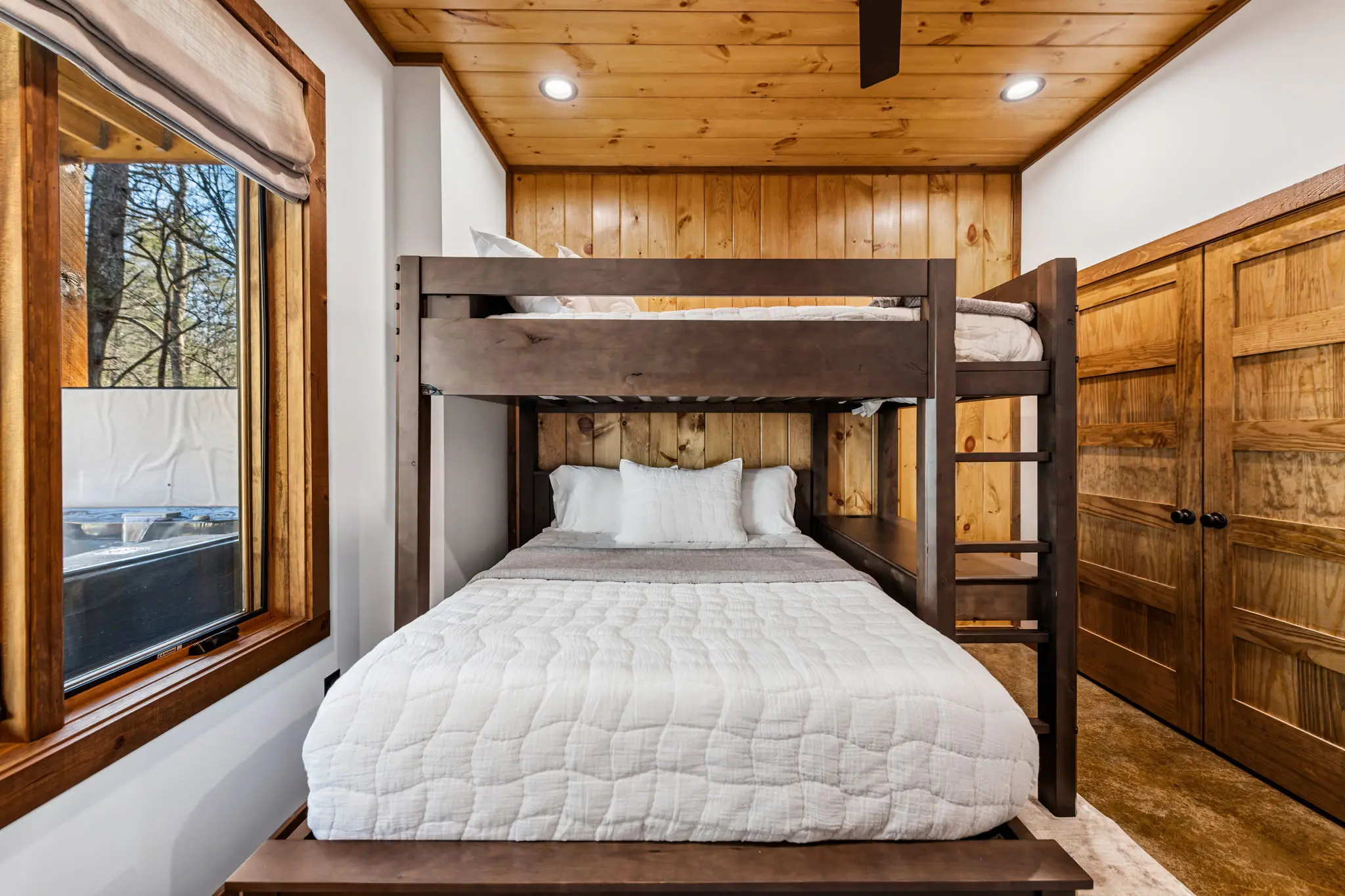 Secondary bedroom bunk beds perfect for guests.